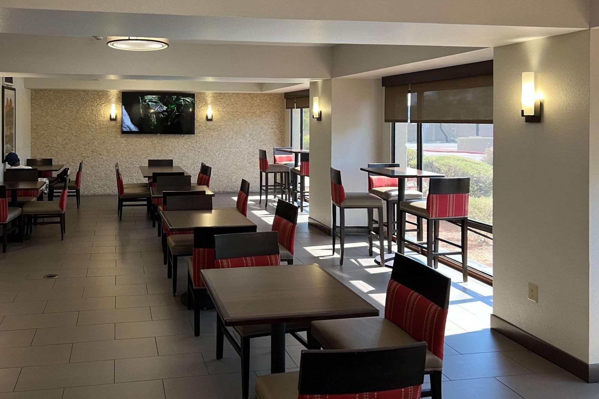 Comfort Inn I-10 West At 51St Ave Феникс Экстерьер фото